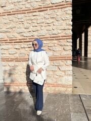 Beyaz Cepli Kuşaklı Ceket