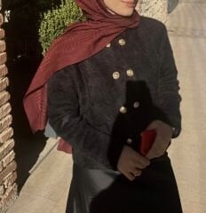 Siyah Önü Düğmeli Kazak