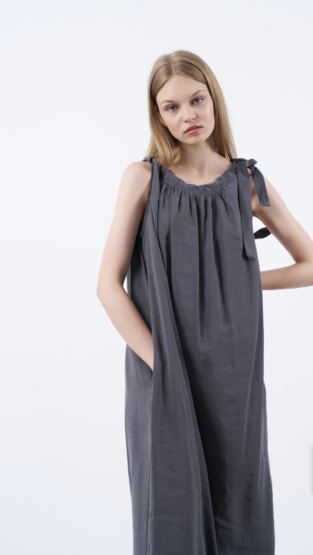 Omuzdan Bağlamalı Modal Elbise