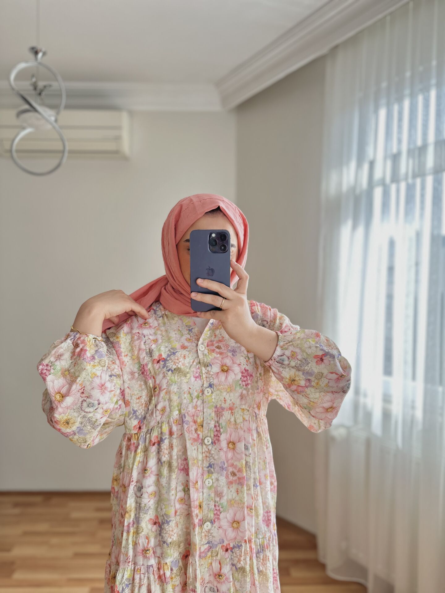 Çiçek Desenli Elbise