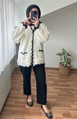 İnci Düğmeli Hırka Ekru