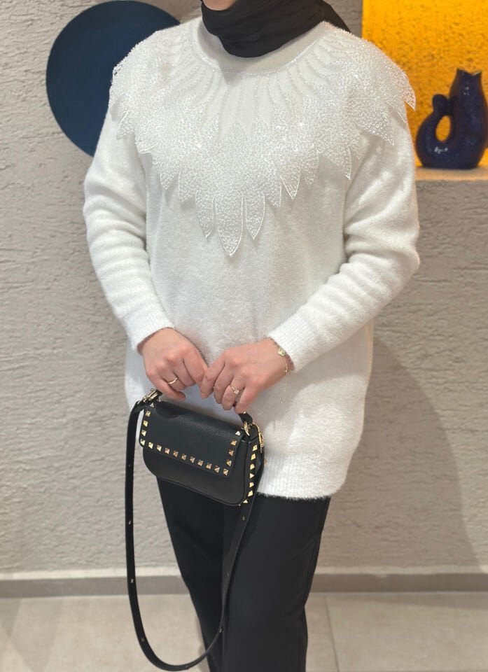 Angora İşlemeli Tasarım Kazak Ekru