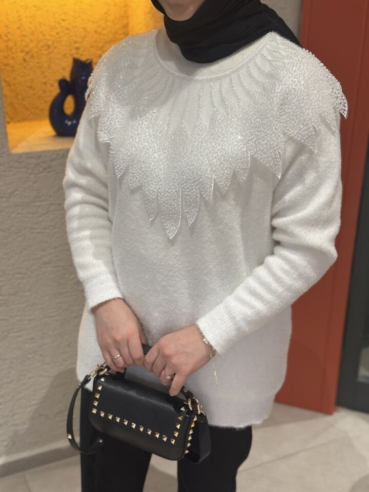 Angora İşlemeli Tasarım Kazak Ekru