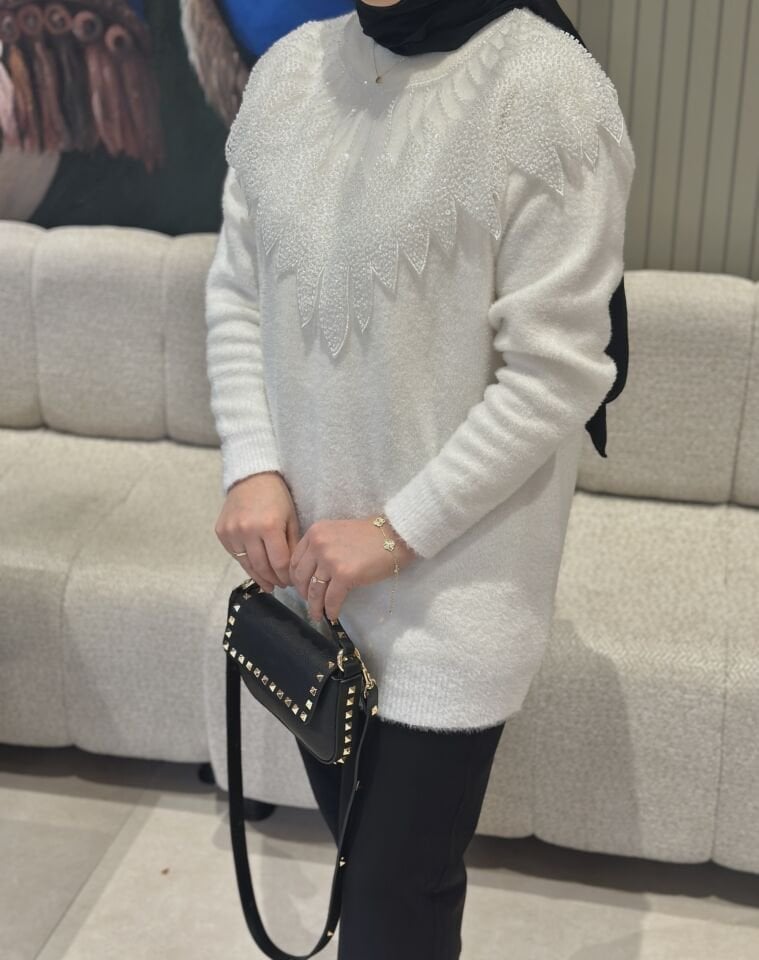 Angora İşlemeli Tasarım Kazak Ekru