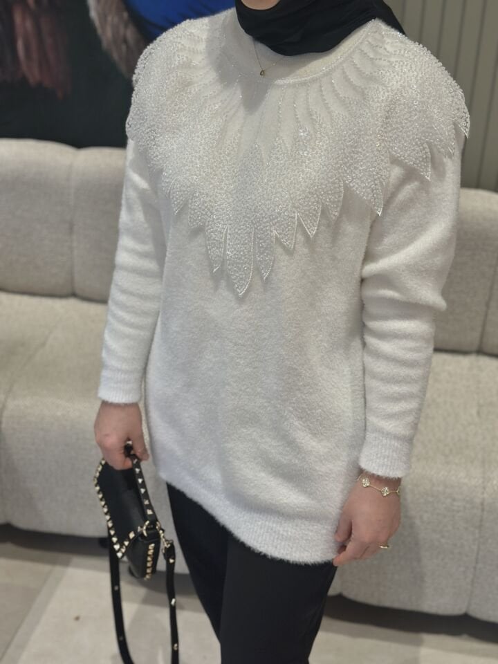 Angora İşlemeli Tasarım Kazak Ekru