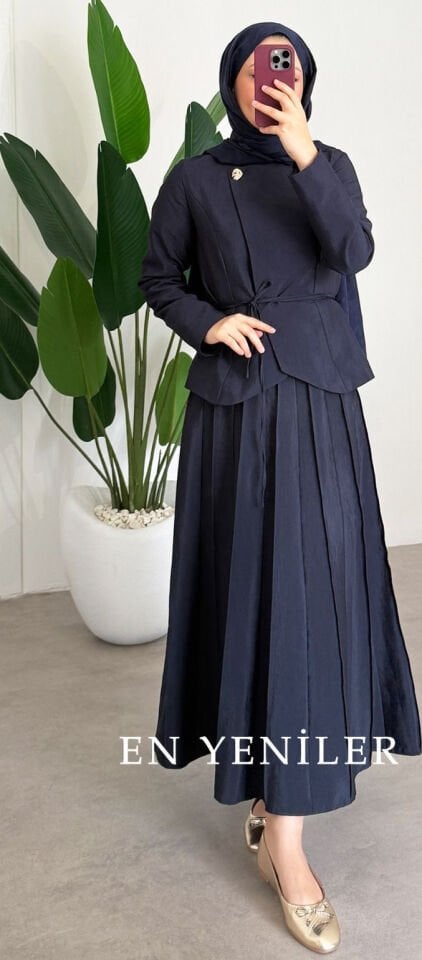 Broş Detaylı  Etekli Takım | Lacivert