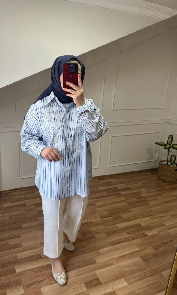 İşlemeli Gömlek Mavi