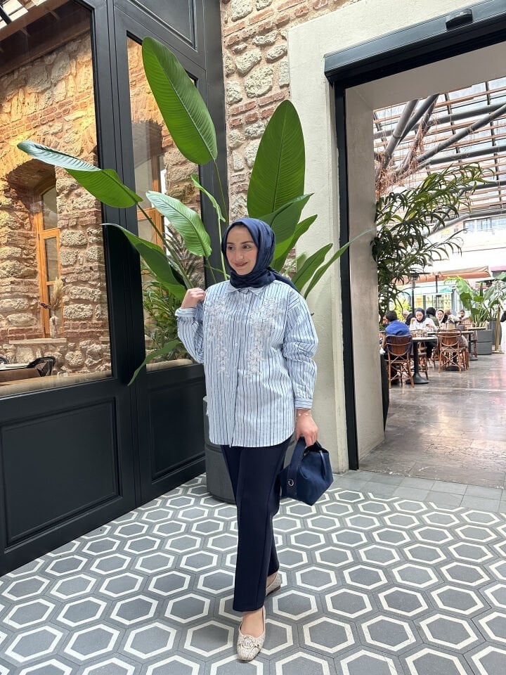 İşlemeli Gömlek Mavi