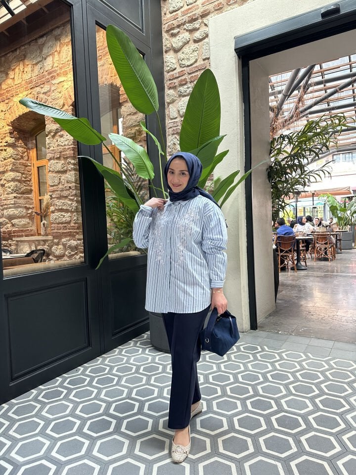 İşlemeli Gömlek Mavi