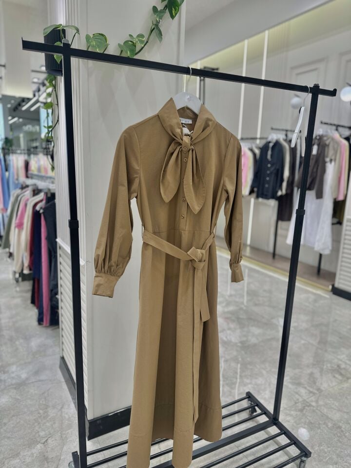 Fiyonklu Camel Elbise